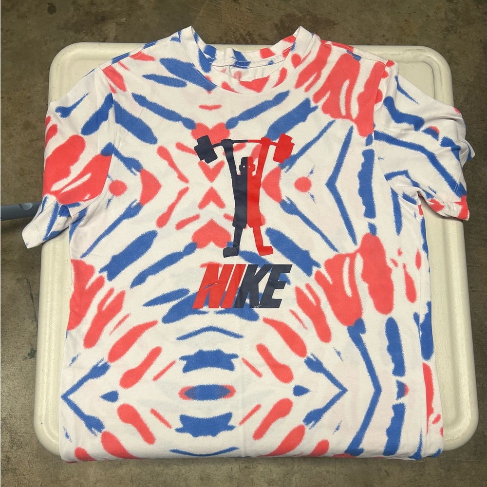 Men’s Nike tee size medium